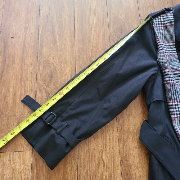 LONDON FOG WOMEN’S TRENCH COAT, Size 12 PET. With Belt, Scaft, Good Condition - Picture 4 of 16